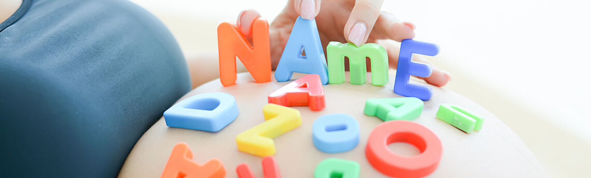¿Cómo elegir el nombre de mi bebé según el apellido?  | Huggies